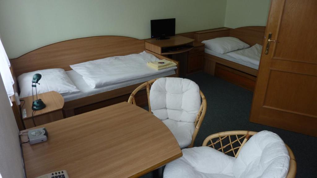 Hotel Tht Полічка Екстер'єр фото
