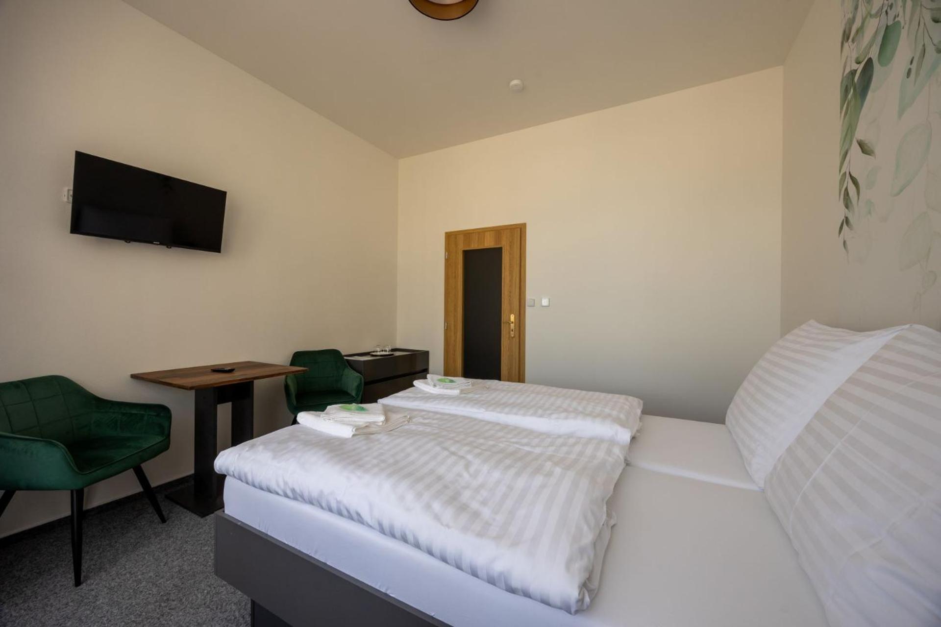 Hotel Tht Полічка Екстер'єр фото