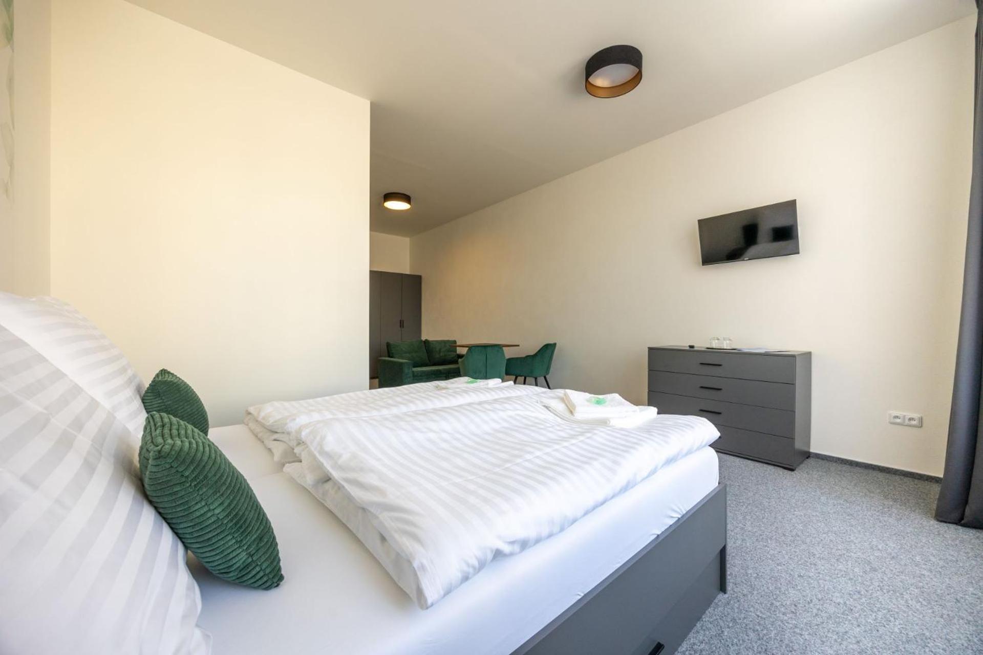 Hotel Tht Полічка Екстер'єр фото